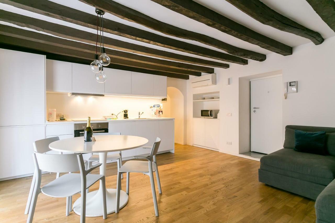 Milano Apartments Mortara Exterior photo