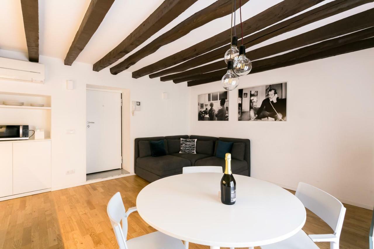 Milano Apartments Mortara Exterior photo
